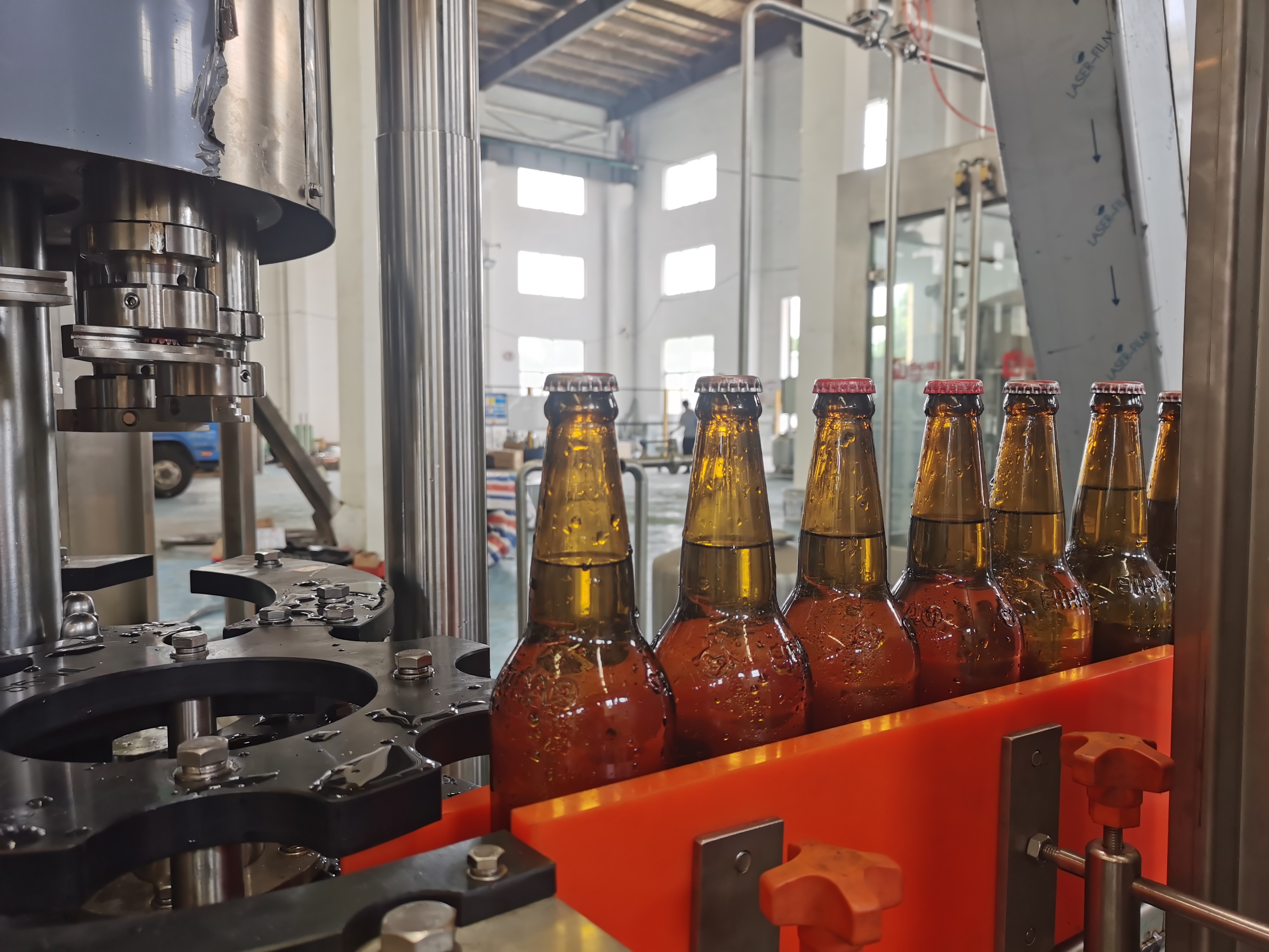 Glass Bottled Beer Filling Machine Crown Cap 