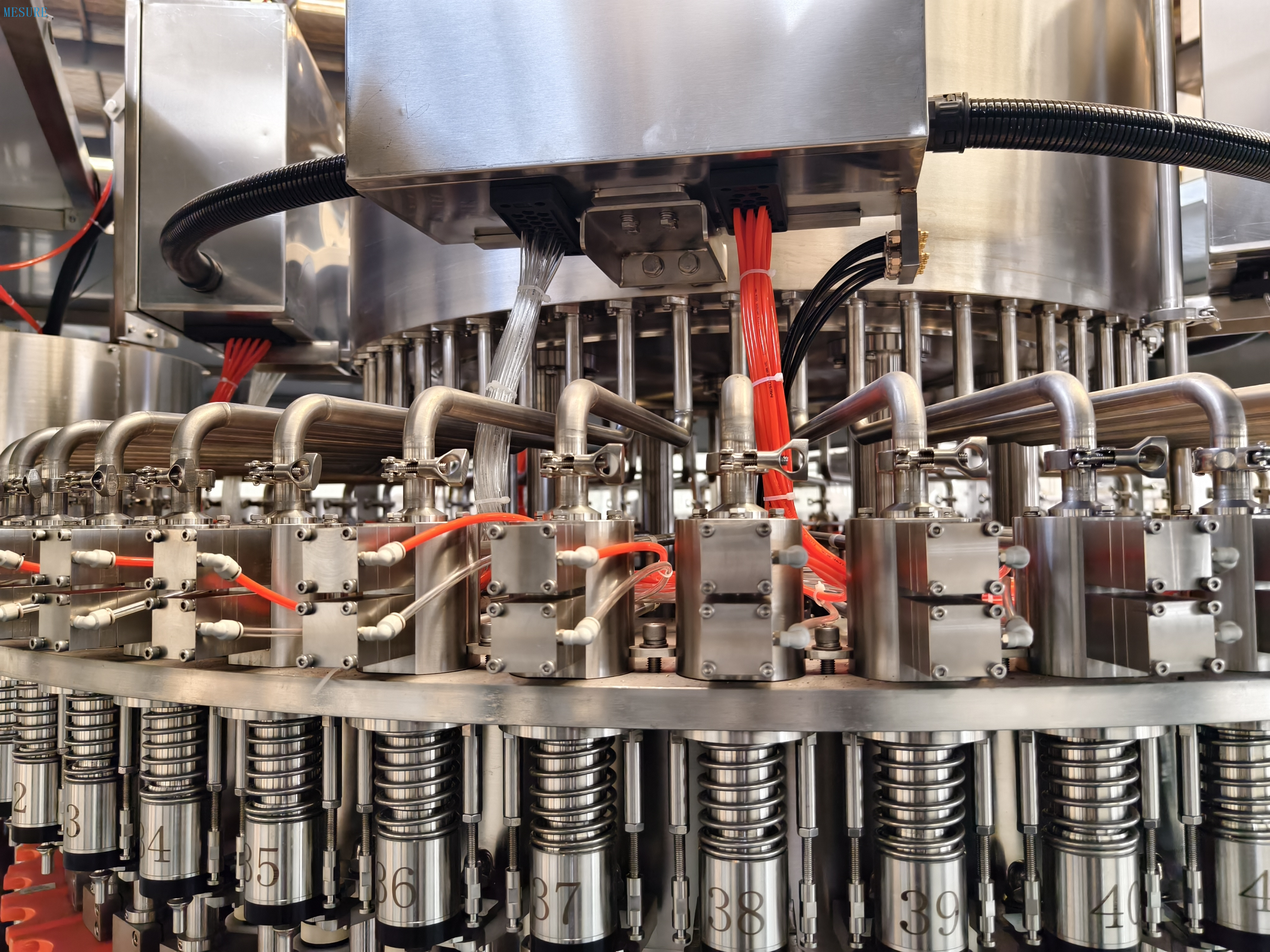 Turnkey PET Bottling Plant: Blow-Fill-Cap Combi Machine for Water/Liquids | Custom Efficient Production Line
