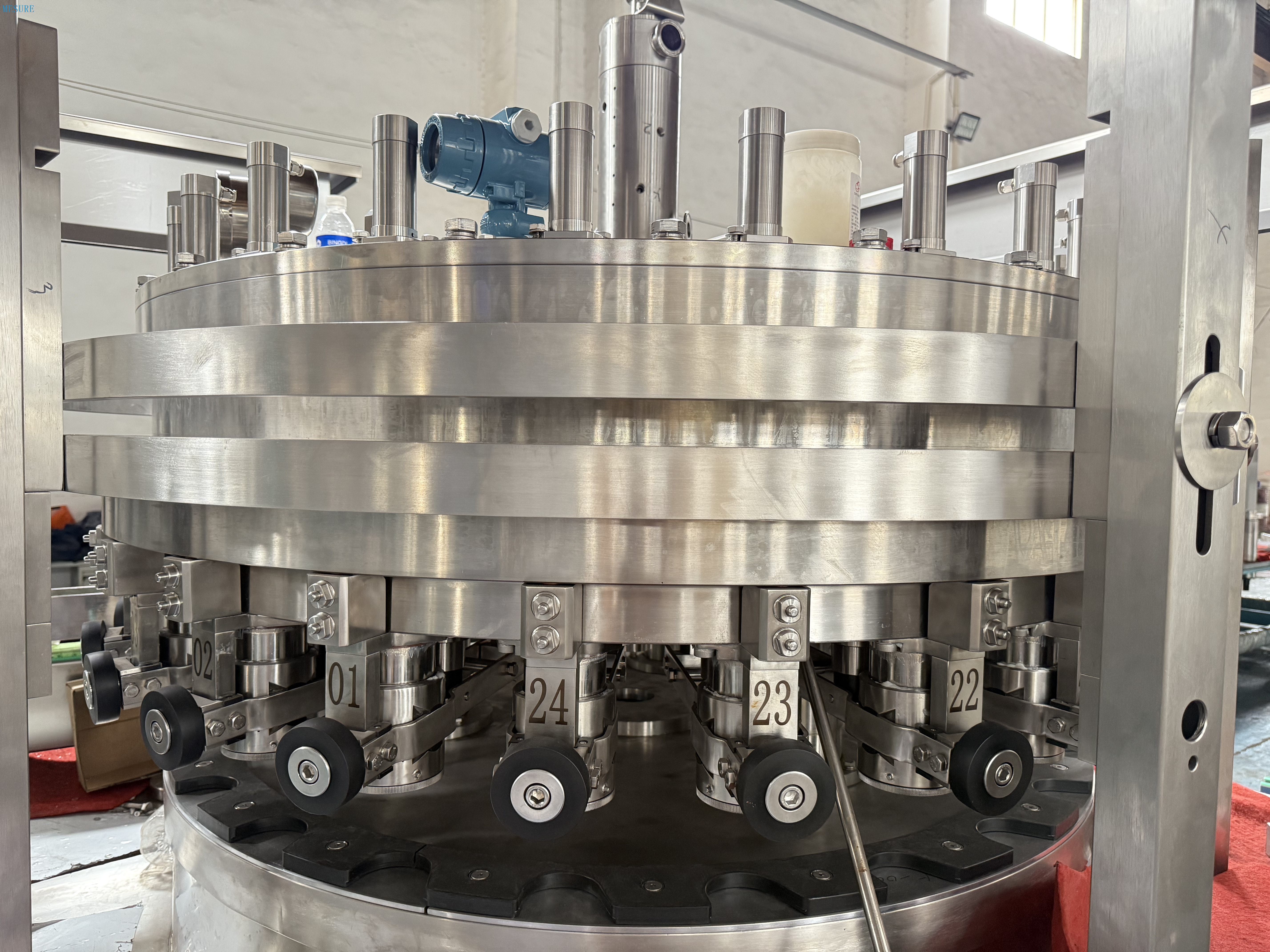 Small-Scale Adjustable Carbonated Can Filler for Entrepreneurs
