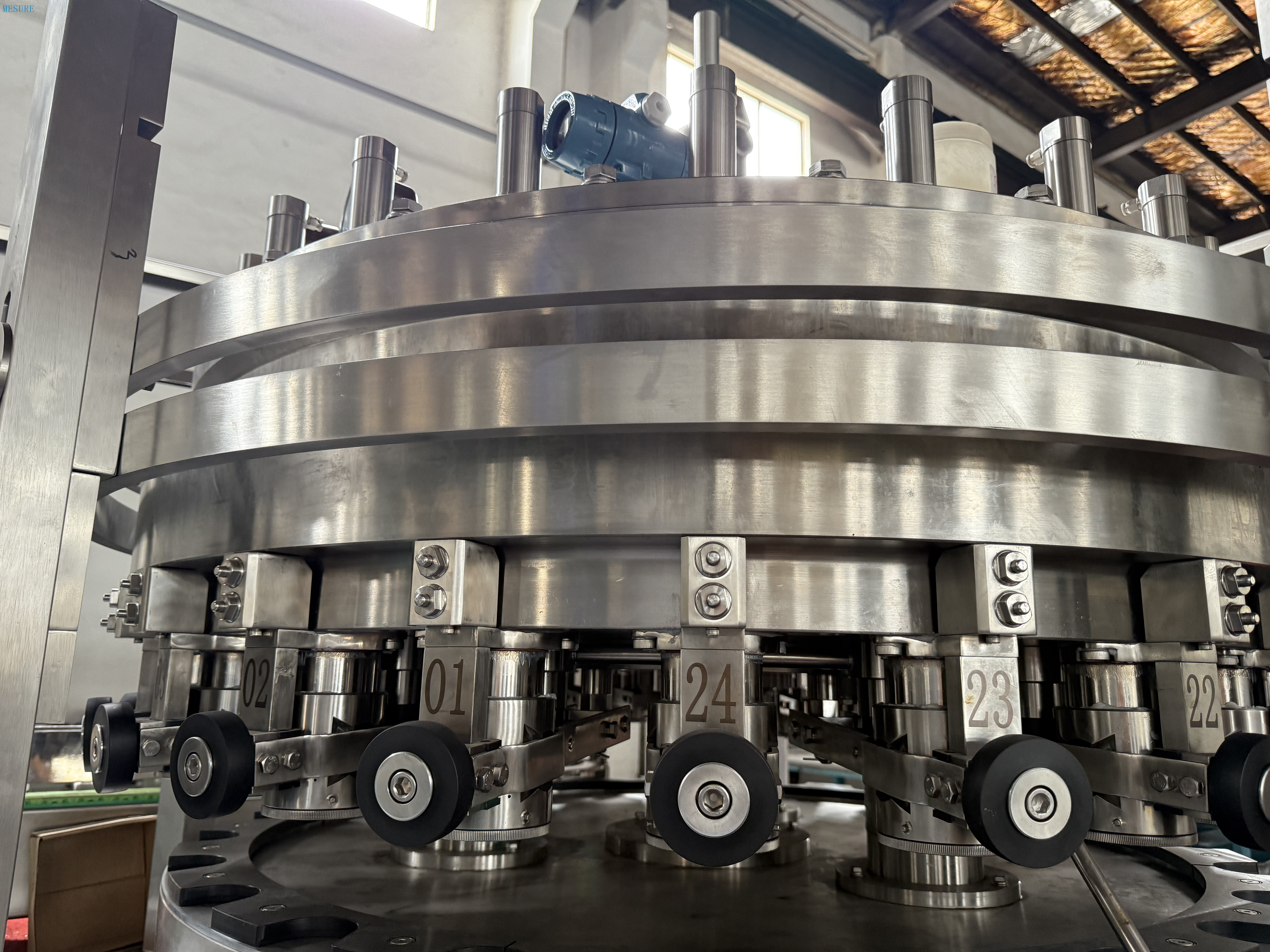 Small-Scale Adjustable Carbonated Can Filler for Entrepreneurs